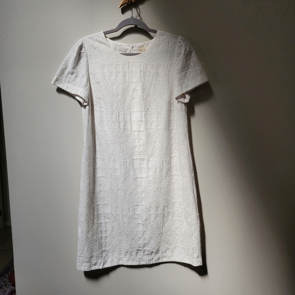 Cable Melbourne White Embroidered Mid Length White Summer Dress, Medium - Picture 2 of 16